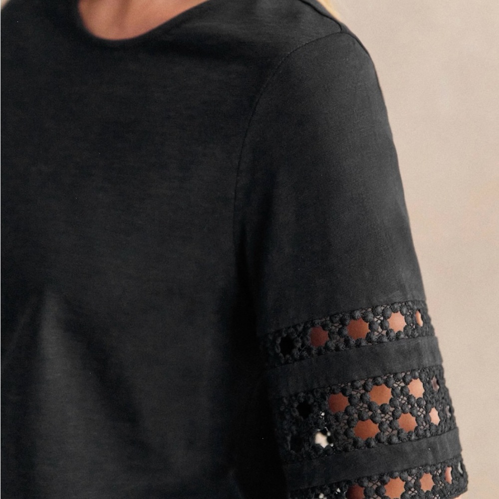 Sézane ‘Hortense’ organic cotton t-shirt with lace inlay in black, Size S - Picture 3 of 9